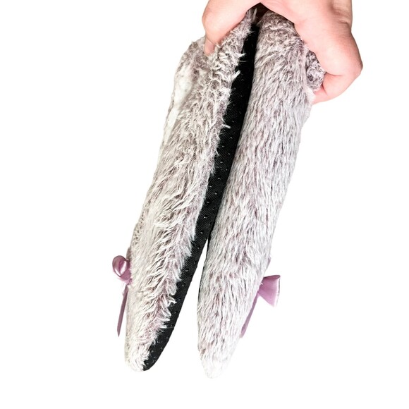 Comfy purple slippers  Never worn  Slip on like socks! Super comfy to wear aroun - Picture 4 of 4